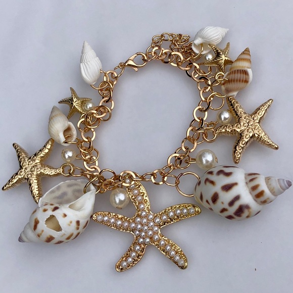 Jewelry - 🌊🐚 Gold Charm Bracelet Real Shell Pearl Starfish